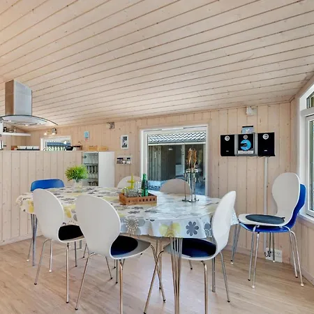 Cozy Home In Hadsund With Sauna Prázdninový dům *
