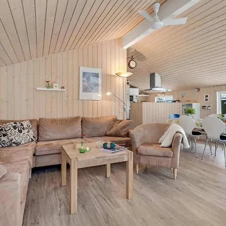 Cozy Home In Hadsund With Sauna Prázdninový dům Hadsund