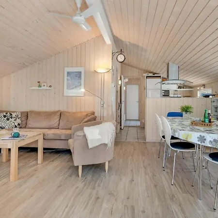 Cozy Home In Hadsund With Sauna *