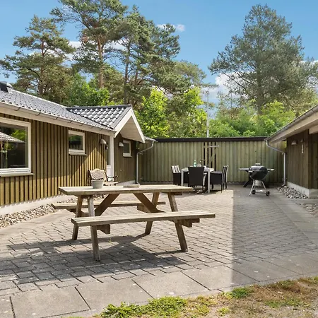 4 Bedroom Gorgeous In Hadsund Odde